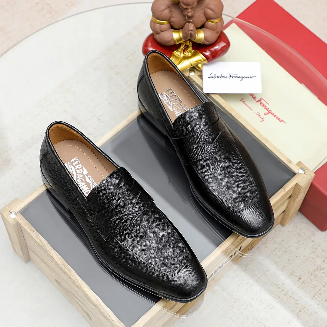 Men's shoes 💰600 🕷🕷🐂【Ferragamo】 Popular fashion casual shoes🇨🇳Official website counter 1:1 production, original mold opening💯Good quality can be seen, imported high-end first-layer pebbled calfskin, water-dyed🐂leather lining🌿very clear texture, high-quality waterproof, non-slip and wear-resistant outsole🎋high quality and low price, truly handmade🍓, 5 colors available! Code number 38-44 (45. To be customized)